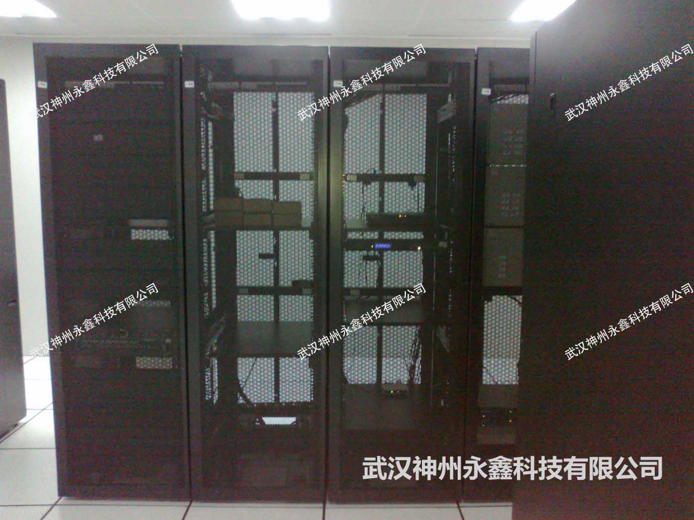 武漢輕工大學(xué)監(jiān)控和機(jī)房動(dòng)環(huán)監(jiān)控系統(tǒng)